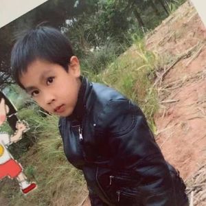 童年的弯月亮 伴奏