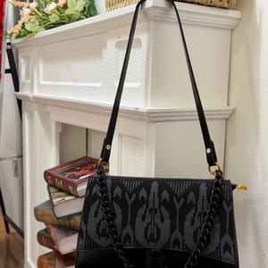 Kara Sachim-Ablikim Gittar