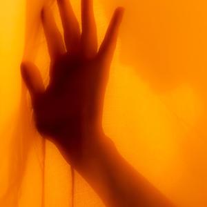 暗夜纠结心情复杂