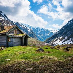 মধুর সুরে আল্লাহর জিকির