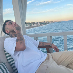 Çiçeklerde Bir Telaş Var