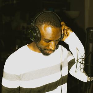 Paranoid (feat. Phyranixx)