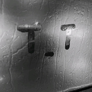 泪水模糊了我双眼