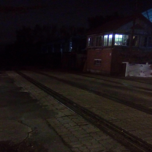 Al Costado de la Vía