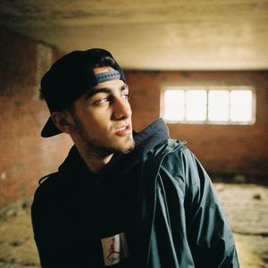 Mugursomas Stāsti (feat. Nātre)