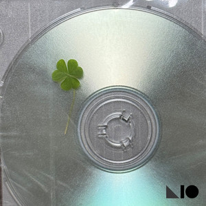 이것 좀 입어 봐