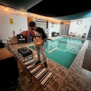 Stashing (feat. Drip Monxler)