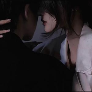 乌黑美丽的长发