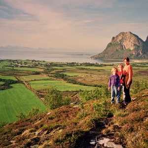 Three siblings (feat. Aksel Bakke)
