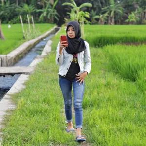 Awan Bengi Ngurusi Hape