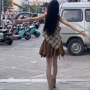 世界教我坚强 你教我别逞强