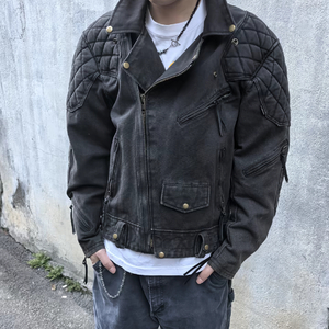 单人钢琴旁的忧伤入眠