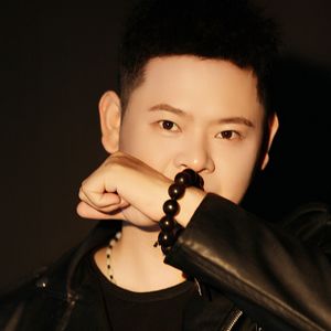 爱在哪里发行版 伴奏