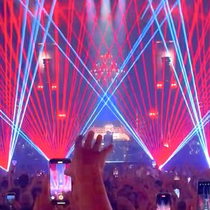 Laser Skies（电音）
