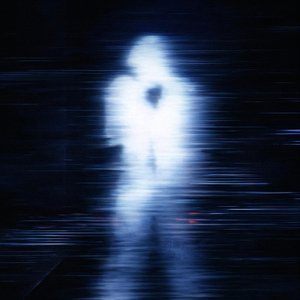 Он тебя целует