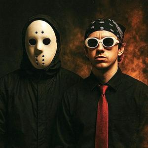 CRAYZ (feat. Lxtrid)