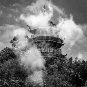 雨落凌云寺，钟磬锦屏山