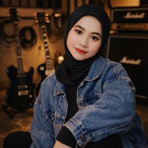 Senyum Dengan Segala Lukanya