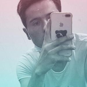 Uzadi kim 她到底是谁