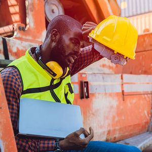 আমরা জ্বর নিয়ে ডিউটি করি