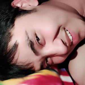 Yuragimda yaxaysan 你在我心里活着