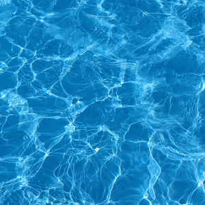 我迎着风奔跑为了追到西下的日落