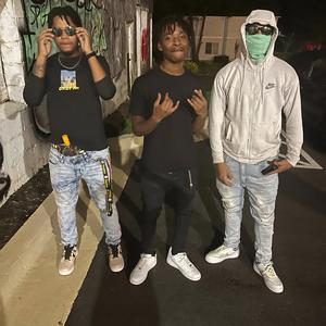 Picaside (feat. DonRilla & Lil Trap)