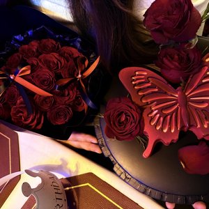 桃花树下站谁都美