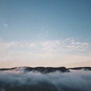 月亮眨眨眼睛我把你放在手心