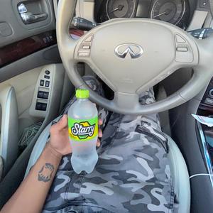 Grams (feat. JROSETOTHEMOON)