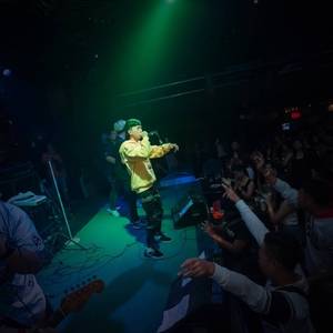 วัยรุ่นสร้างตัว