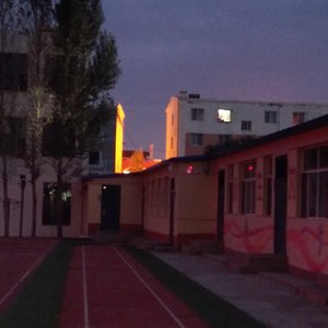 既非朋友也非恋人