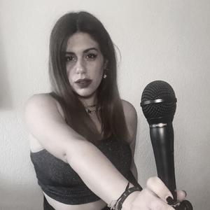 Μέσα να κοιτάζεις