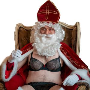 Sinterklaas schopt alle kinderen van hun fiets!