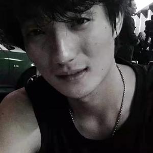 阳光下的陌生人