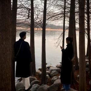 青春献给了爱情