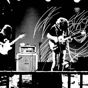 自我毀滅前的最後一場日出、黑暗中的龍馬。