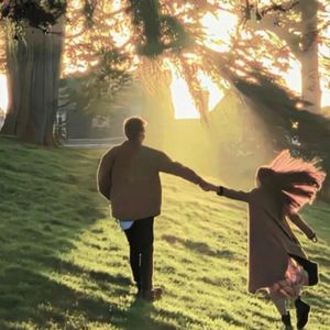 “爱是自由意志的沉沦.”