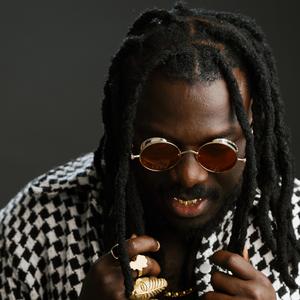 Bie Me (feat. Peewezel)