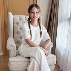 ให้ฉันเคียงข้างเธอ