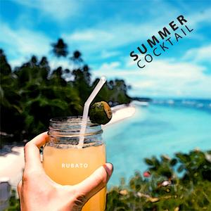 바다에 빠진 초승달