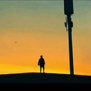 未来太过拥挤现在我们显得太多余（Prod.tired）