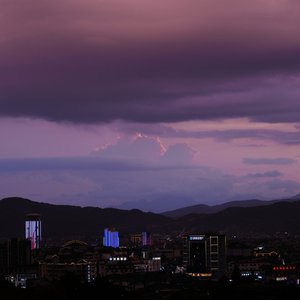 在山河湖海间日出相见