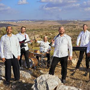 מחרוזת שירי תורה- אשר בחר בנו | פקודי ה' | נגיל ונשיש | כי הם חיינו