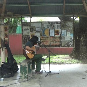 Nakauwi Na. (Live at a Waiting Shed)