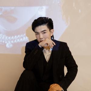 龙啸天-爱情只是一场游戏