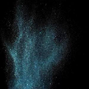 男孩的梦想在飘扬