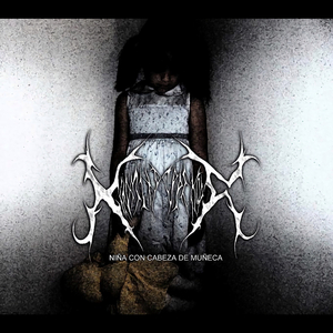 Niña Con cabeza De Muñeca