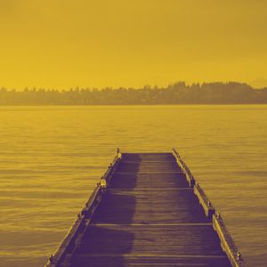 柔和的河流与溪流时刻