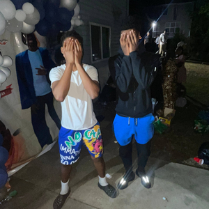 Reverse The V (feat. Ak4)